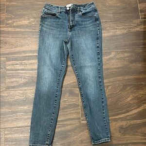 Universal Thread Women's Skinny Jeans in Classic Blue